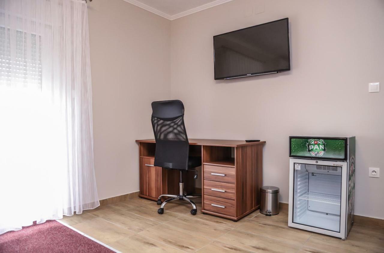Hotel Zrinski Копривница Екстериор снимка
