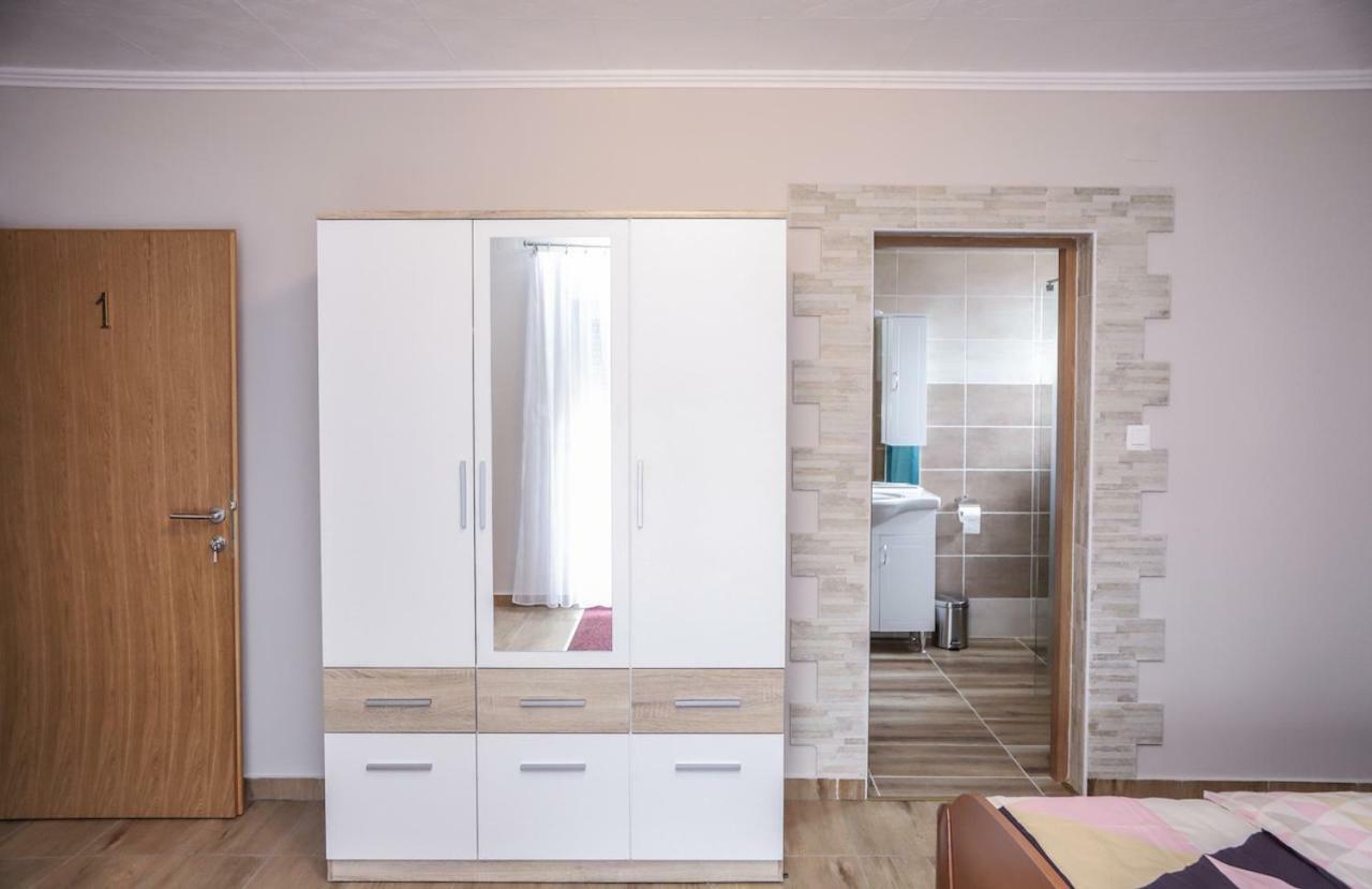 Hotel Zrinski Копривница Екстериор снимка